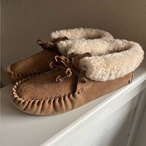 EMU Australia Sherpa Leather Moccasin Slippers Size 6 Women’s
